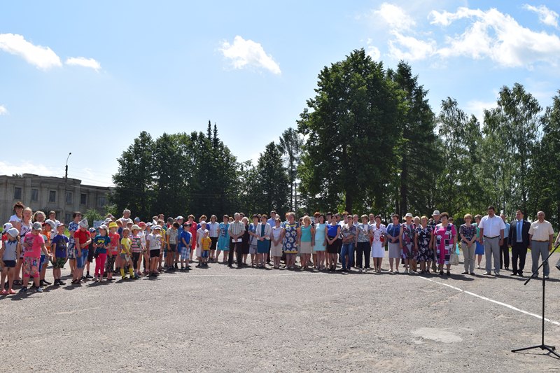 22 июня в п. Кадый состоялся митинг Памяти и скорби приуроченный к 75 летию с начала Великой Отечественной войны.4